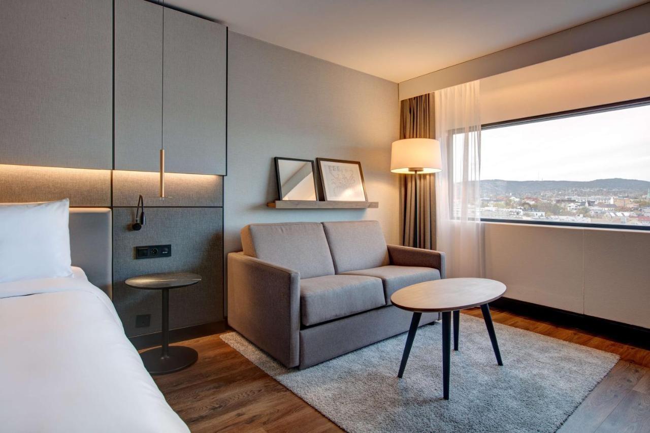 Deluxe Room,1368125867:JPEG